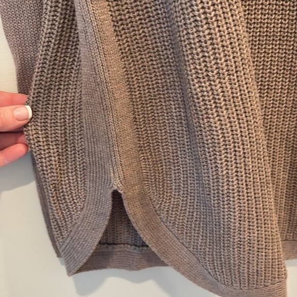 RD Style - Josslyn V Neck Sweater (from stitch fix). Size XL - Picture 10 of 14